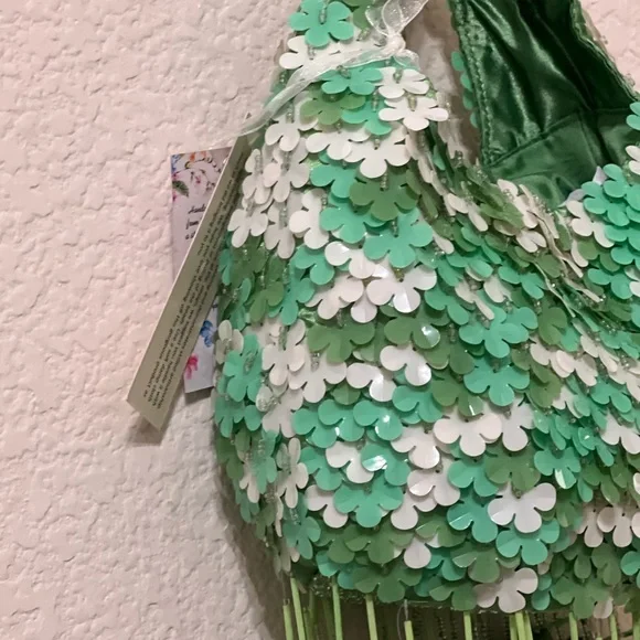 Floral Beaded Green and White Bag 🌿 - Picture 6 of 12